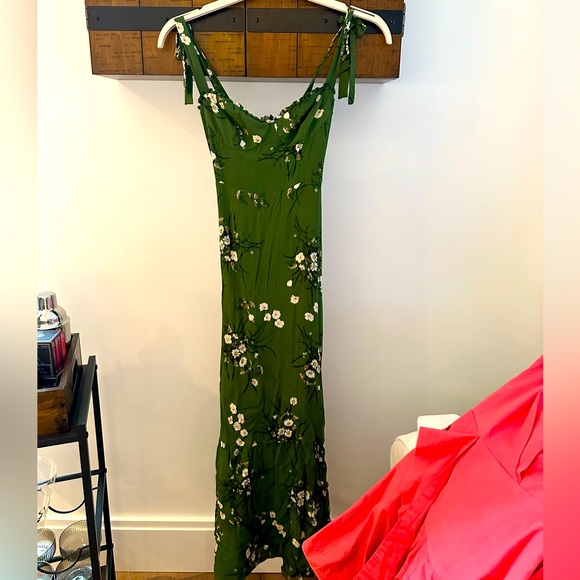 Reformation Petite Jasen dress size 2 Green floral color Lomita